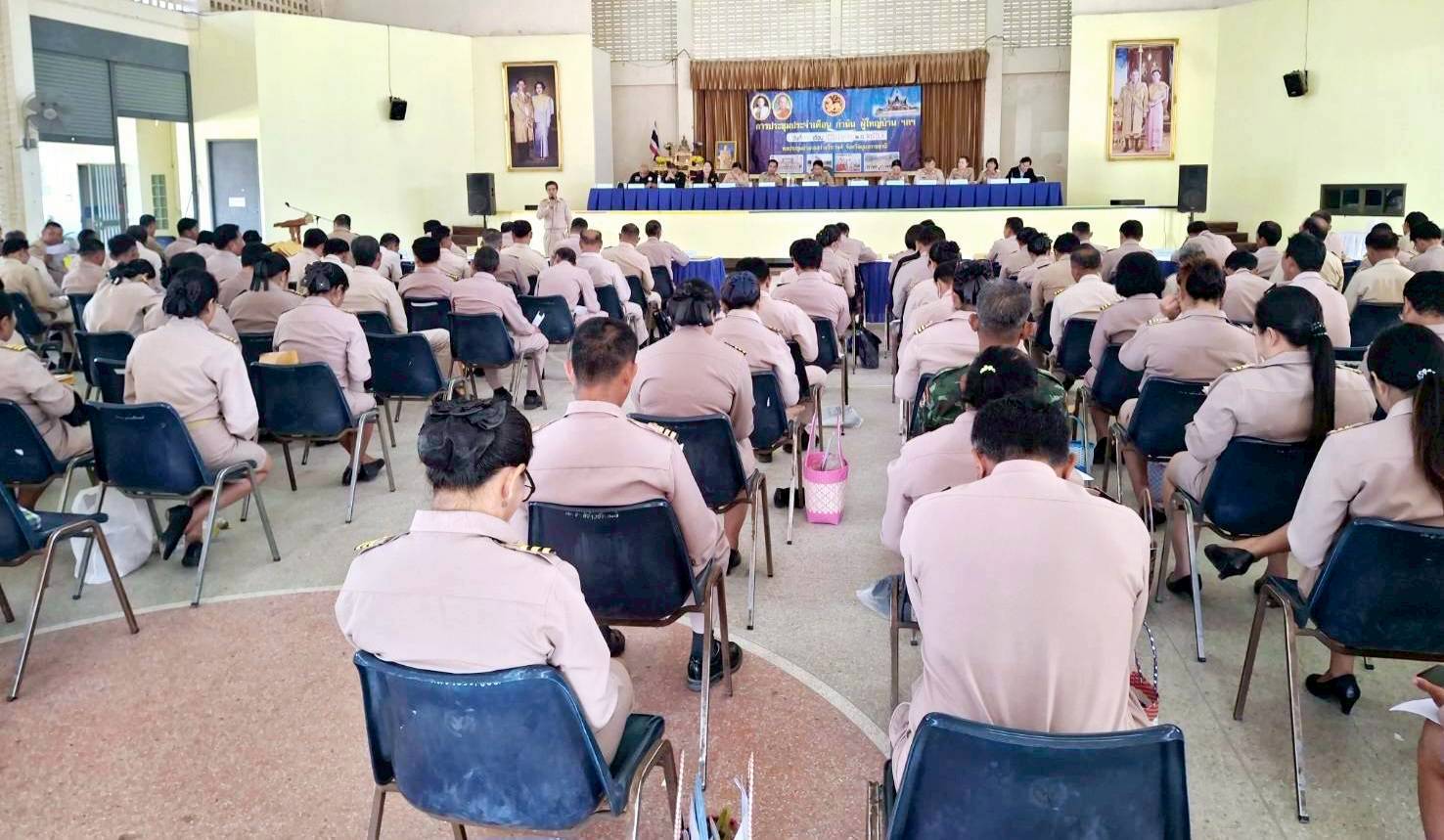 พช.สว่างวีระวงศ์ ร่วมประชุมกำนัน ผู้ใหญ่บ้าน / ประชุมหัวหน้าส่วนราชการ หน่วยงานหน่วยงานรัฐวิสาหกิจ ผู้บริหารสถานศึกษา  ผู้บริหารองค์กรปกครองส่วนท้องถิ่นและกำนัน และร่วมประชุมคณะกรรมการบริหารงานอำเภอแบบบูรณาการ (กบอ.) อำเภอสว่างวีระวงศ์ จังหวัดอุบลราชธานี ครั้งที่ 1/2569 ประจำเดือนมกราคม 2569